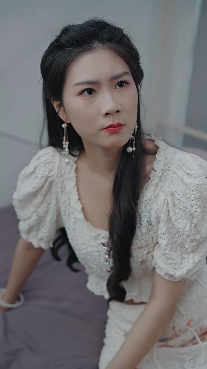 直播风云之百亿神豪 第01集